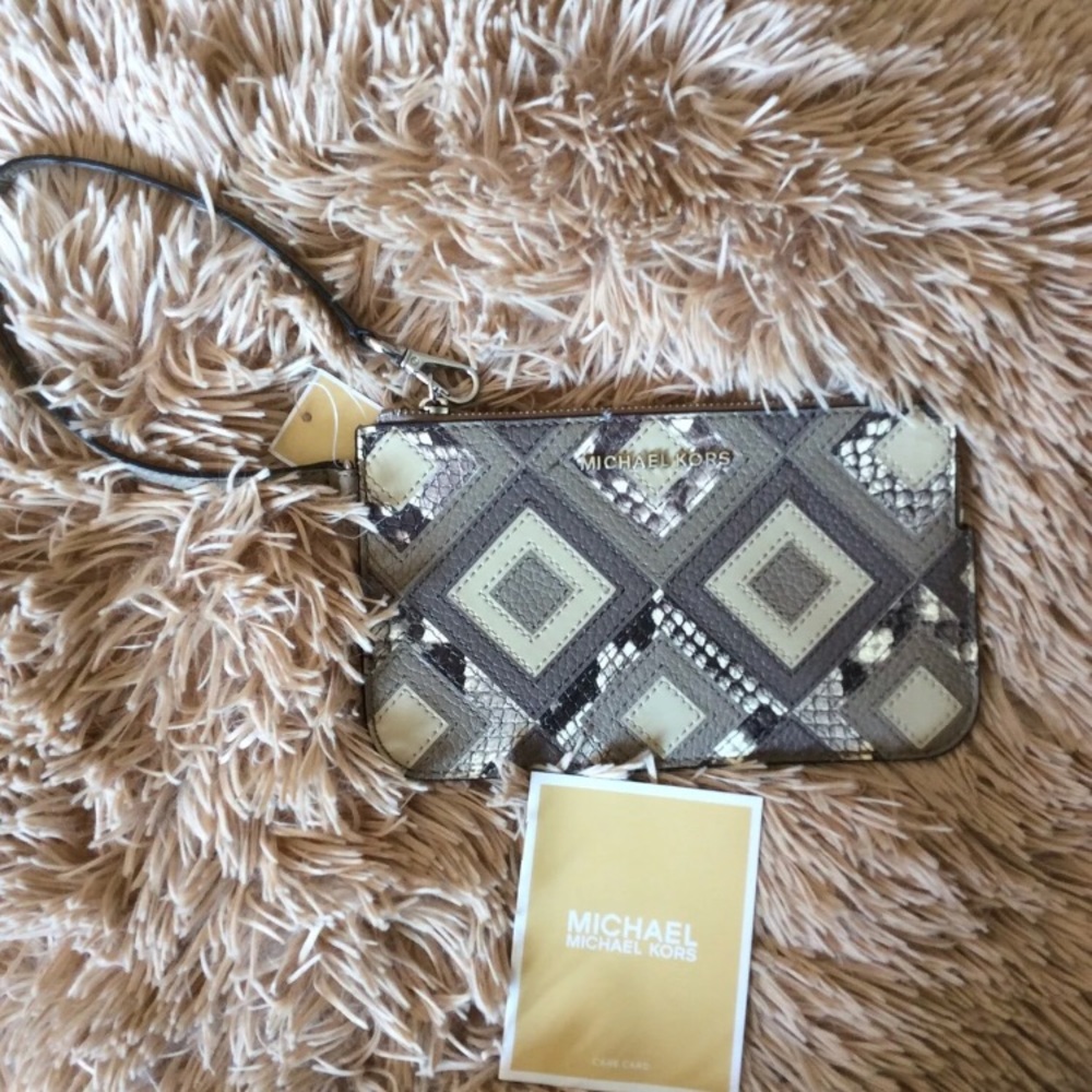 Beautiful brand new Michael Kors wristlet